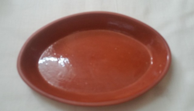 microwavable clay ovel shaped small serving plate